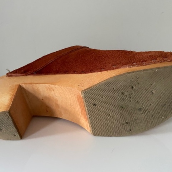 No. 6 Classic Old School Clog on High Heel - Picture 6 of 8